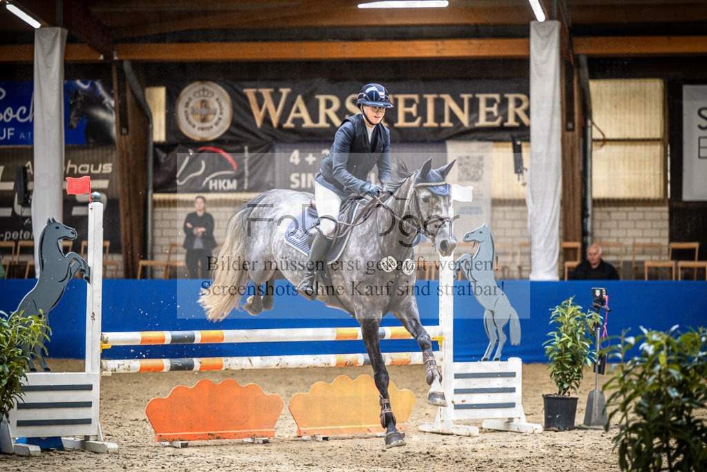 DOS_2146 | Entdecke hochwertige Reitturnierfotos von Foto Oger. Professionell, emotional und authentisch – jetzt Lieblingsmomente im Shop bestellen.Deutschlandweite Turnierfotografie. - Realisiert mit Pictrs.com
