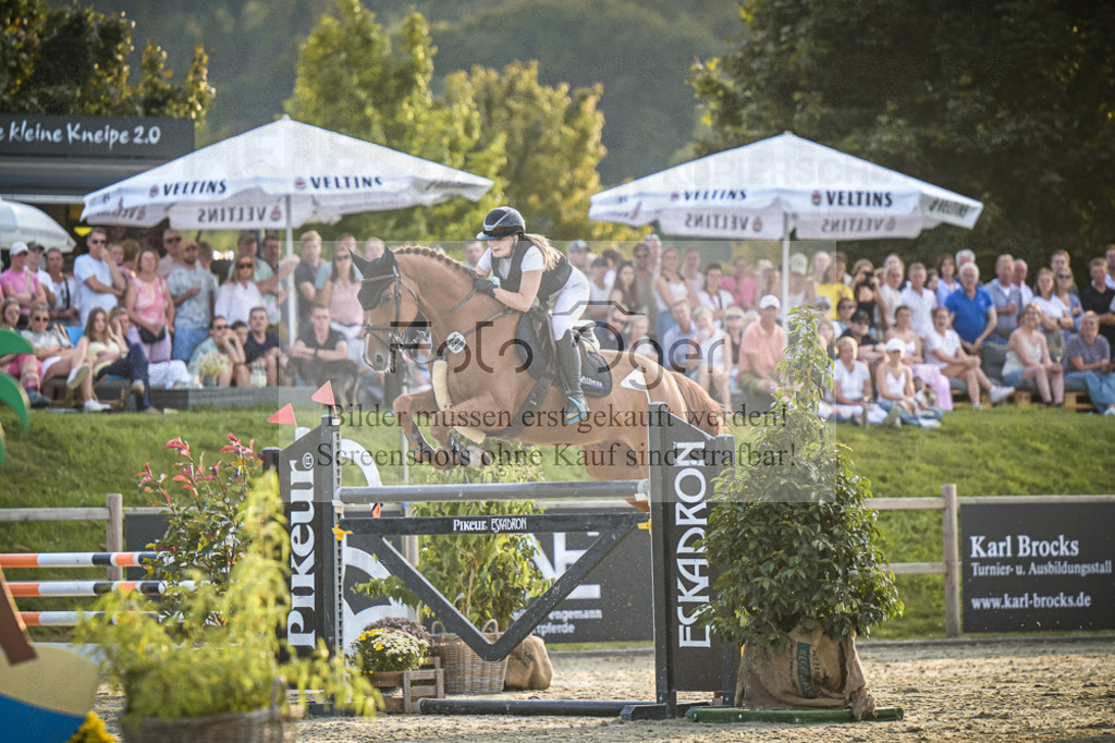 DOS_0597 | Entdecke hochwertige Reitturnierfotos von Foto Oger. Professionell, emotional und authentisch – jetzt Lieblingsmomente im Shop bestellen.Deutschlandweite Turnierfotografie. - Realisiert mit Pictrs.com