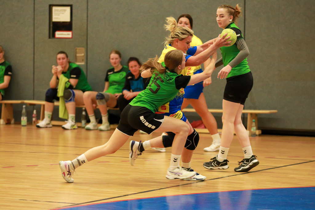 HcTvRhedeII_SvNeukirchen_150924_150 | Bildergalerie von Sport-Ereignissen aber auch von weiteren spannenden Dingen - nicht nur vom Niederrhein. In Anlehnung an den bekannten Spruch von Hanns Dieter Hüsch heißt das Motto: "Niederrhein ist überall".  - Realisiert mit Pictrs.com