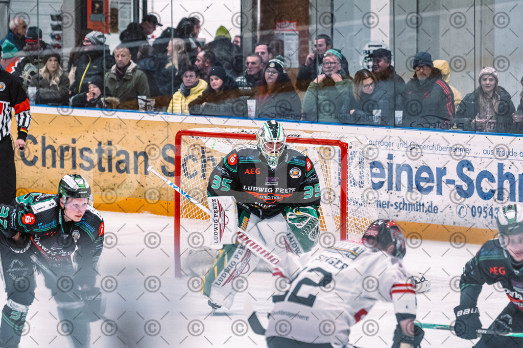 Alligators_vs_Memmingen_05_12_2025-143 | Höchstadt Alligators Fotogalerie: Eishockey-Action aus Franken. Professionelle Spielfotos, Portraits & Stadionbilder zum Download. Jetzt entdecken! - Realisiert mit Pictrs.com