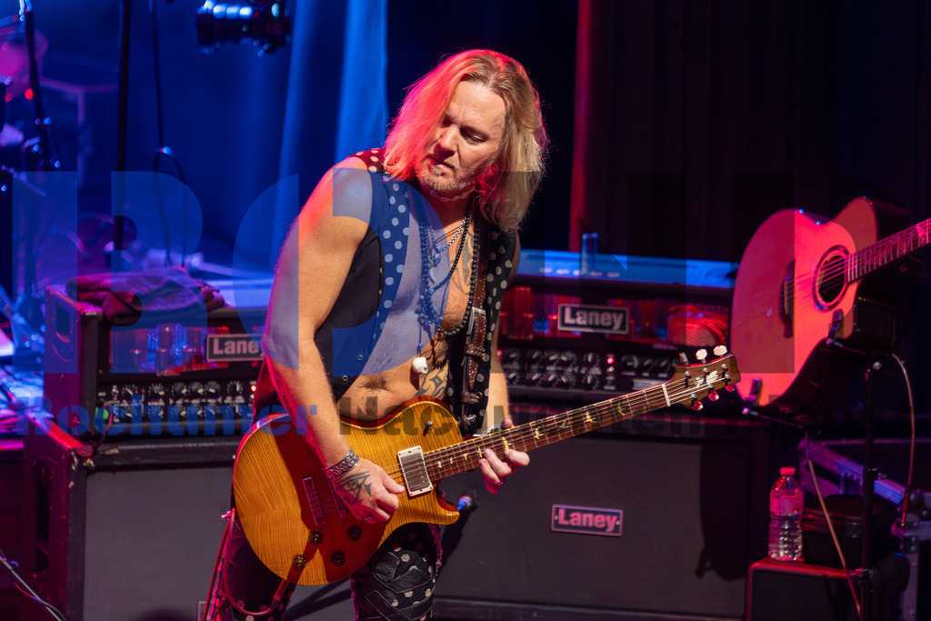 SES_DIODOR20250912-80 | bond - Realisiert mit Pictrs.com