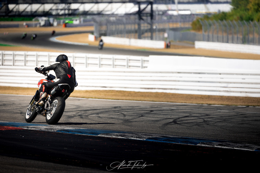 Ducati Trackday Hockenheimring 2026 | Entdecken Sie die faszinierende Welt von Alexander Tschuncky Arts: Kreative Fotografie, atemberaubende Automobilkunst und hochwertiger Bilderdruck. Lassen Sie sich inspirieren! - Realisiert mit Pictrs.com