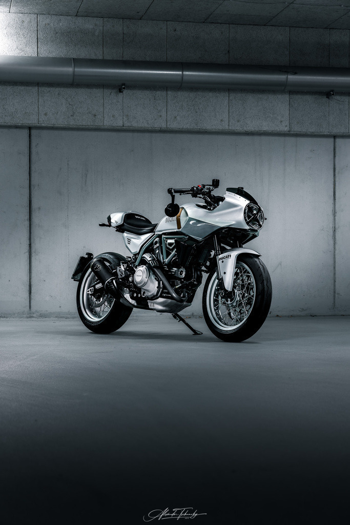 Ducati Scramber Formula 73 | Entdecken Sie die faszinierende Welt von Alexander Tschuncky Arts: Kreative Fotografie, atemberaubende Automobilkunst und hochwertiger Bilderdruck. Lassen Sie sich inspirieren! - Realisiert mit Pictrs.com