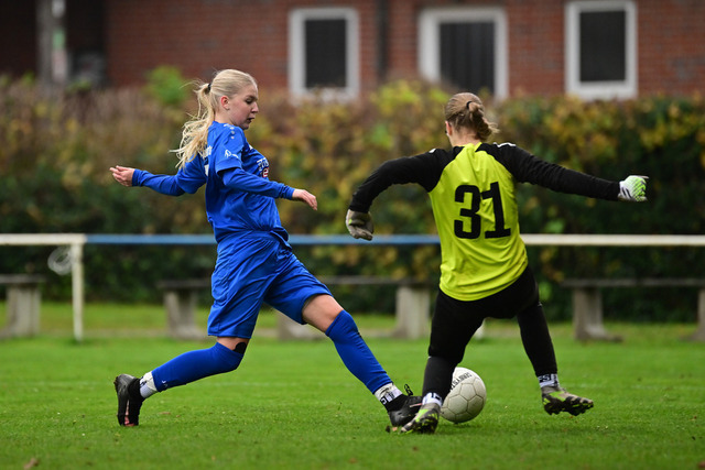 Fußball I Juniorinnen I Saison 2025-2026 I Niedersachsenpokal I Viertelfinale I JFV A-O-B-H-H - FC Rosengarten I 33360 | Der Sportfotograf. - Realisiert mit Pictrs.com