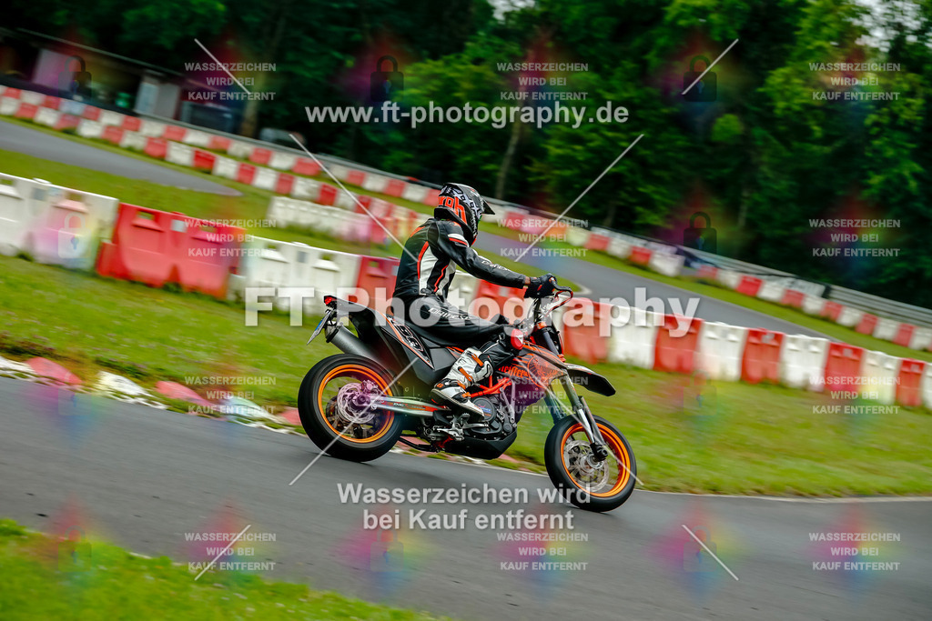 VBK-3672 | Hier findet Ihr Bilder von Touristenfahrten auf der Nürburgring Nordschleife oder von anderen Veranstaltungen die ich besucht habe. Viel Spass beim Durch Schauen 