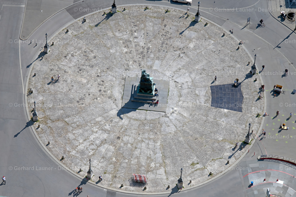 4024949 | Denkmal Maximilian I. Joseph, Max-Josef-Platz, München im Bundesland Bayern