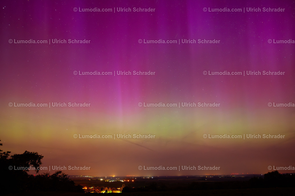 10049-13218 - Polarlicht am Huy | Stockfoto und Bilderpool mit Bildmaterial aus Deutschland, dem Harz, Halberstadt, Quedlinburg, Wernigerode und weltweit. Qualitativ hochwertige und professionelle Fotos anschauen und kaufen. - Realisiert mit Pictrs.com