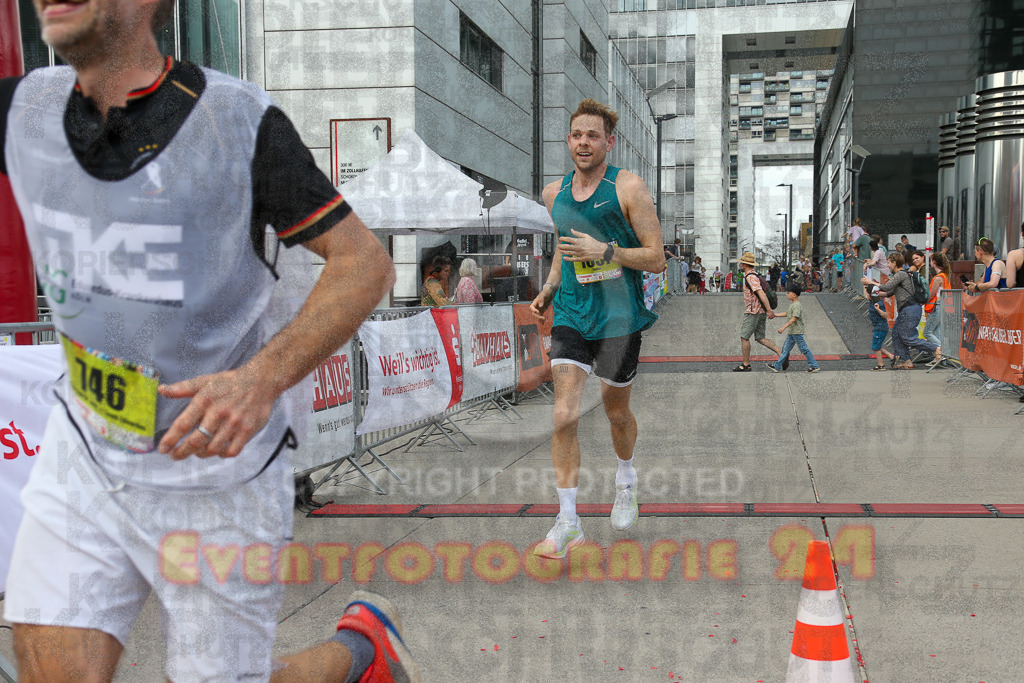 250920_1517_EX1_8752 | Sportfotografie im Rhein-Sieg Kreis, Köln, Bonn, NRW, Rheinland Pfalz, Hessen, etc. Unser Tätigkeitsfeld umfasst den Laufsport vom Volkslauf über den Marathon, Duathlon, Triathon bis zum Ultralauf wie Kölnpfad Ultra oder Schindertrail.