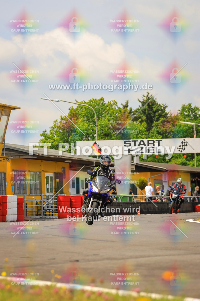 _DSK2442 | Hier findet Ihr Bilder von Touristenfahrten auf der Nürburgring Nordschleife oder von anderen Veranstaltungen die ich besucht habe. Viel Spass beim Durch Schauen 