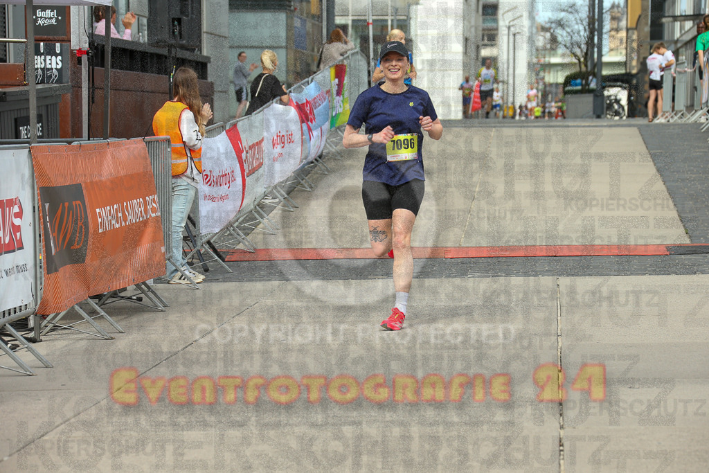 250920_1325_EX1_4427 | Sportfotografie im Rhein-Sieg Kreis, Köln, Bonn, NRW, Rheinland Pfalz, Hessen, etc. Unser Tätigkeitsfeld umfasst den Laufsport vom Volkslauf über den Marathon, Duathlon, Triathon bis zum Ultralauf wie Kölnpfad Ultra oder Schindertrail.