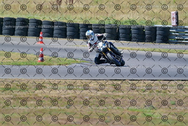 26bt04-1141 | markuskiefer.com - Realisiert mit Pictrs.com