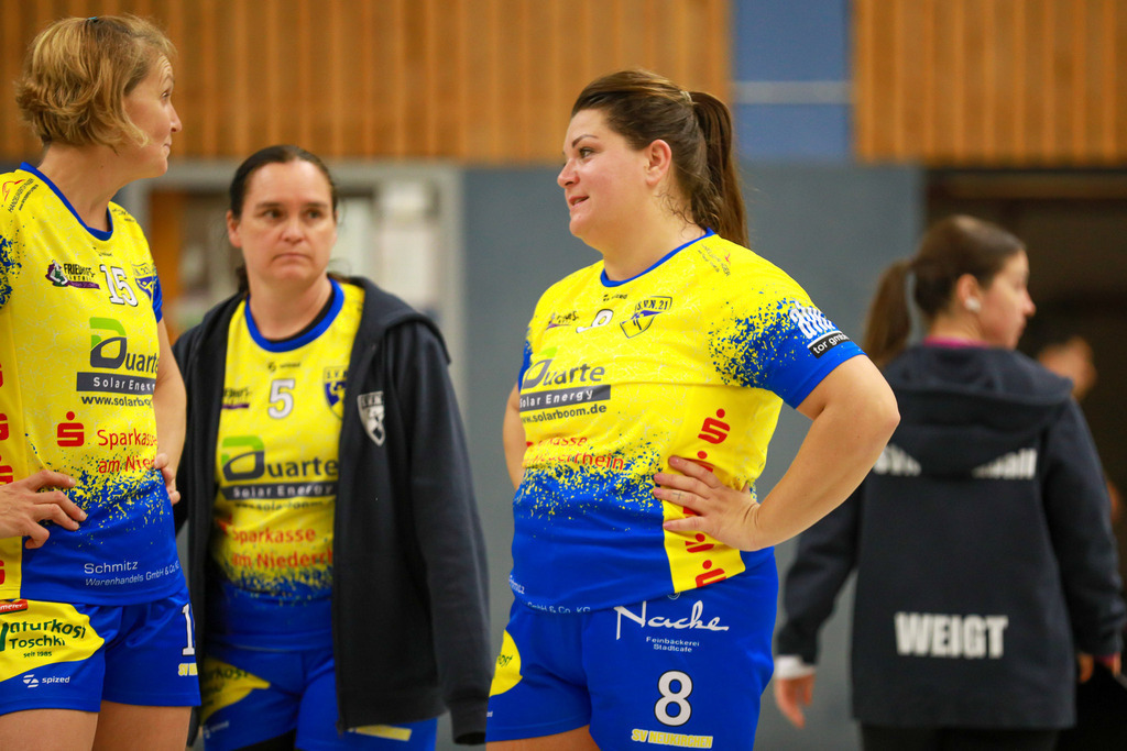 SVN_TvVoerde_021124_151 | Bildergalerie von Sport-Ereignissen aber auch von weiteren spannenden Dingen - nicht nur vom Niederrhein. In Anlehnung an den bekannten Spruch von Hanns Dieter Hüsch heißt das Motto: "Niederrhein ist überall".  - Realisiert mit Pictrs.com