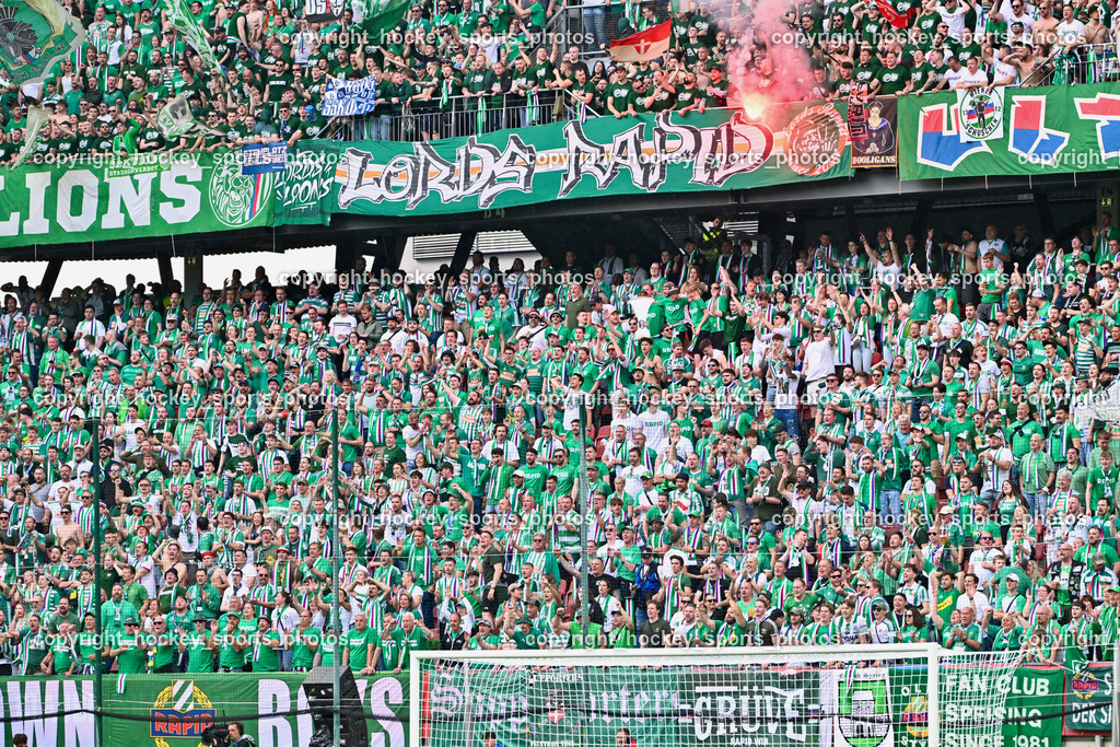 SK Puntigamer Sturm vs. SK Rapid Wien Siegerehrung, Impressionen | SK Rapid Wien Fans, Bengalen, SK Puntigamer Sturm vs. SK Rapid Wien Siegerehrung, Impressionen, SK Puntigamer Sturm vs. SK Rapid Wien Siegerehrung, Impressionen am 01.05.2024 in Klagenfurt (Wörthersee Stadion ), Austria, (Photo by Bernd Stefan)