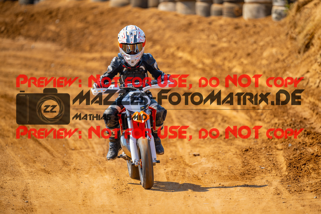 MaZZes-Fotomatrix-20260815-605256 | ROOKIES
