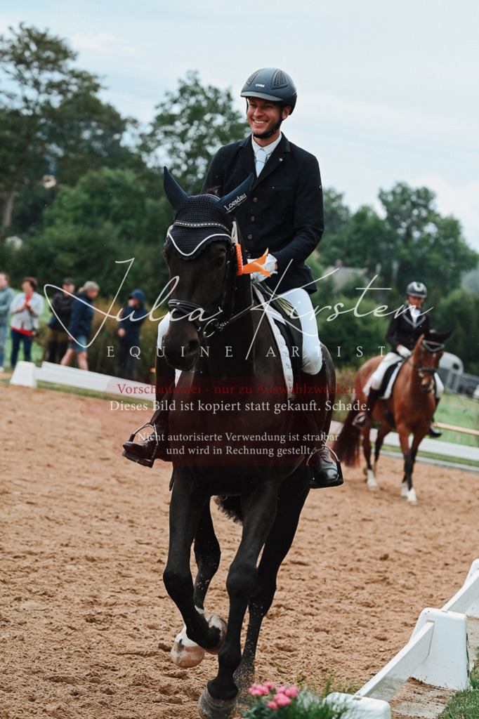 DSC_7283 | Pferde- und Turnierfotografie in Westsachsen. Pferdeportraits, Auftragszeichnungen und intuitive Kunst.