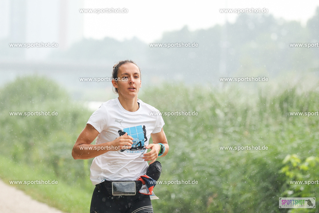 LUR_1306 | 34. M-net Erlanger Triathlon 2025 #erlangertriathlon  #mnettriathlon2025 #mnettriathlon #team #olympischedistanz #mitteldistanz #triathlon #maindonaukanal  #erlangertriathlon2025 #yourpictrs #tv1848 #tv1848erlangen  #triathlonbayern #sportinerlangen #demsportverbunden #sportshot_your_pictrs Copyright: www.sportshot.de