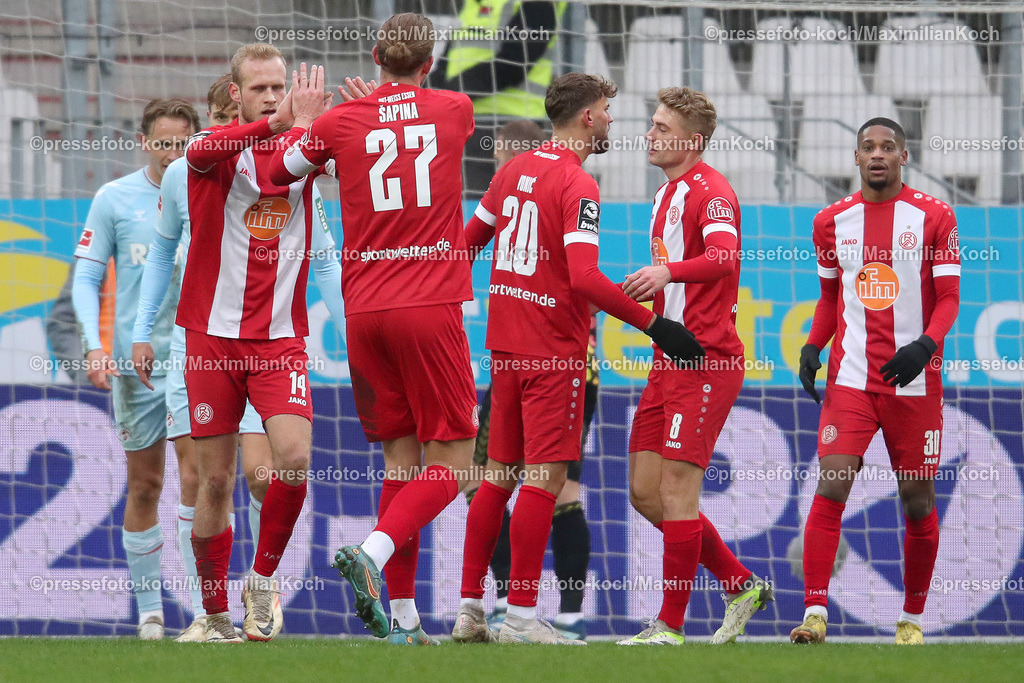 RWE06012401015 | 06.01.2024, Essen, Fußball, Herren, Stadion an der Hafenstraße, Testspiel, Rot-Weiss Essen – 1. FC Köln:  Torjubel nach dem 2:0 durch Leonardo Vonic (Rot-Weiss Essen). 
DFB regulations prohibit any use of photographs as image sequences and or quasi-video.