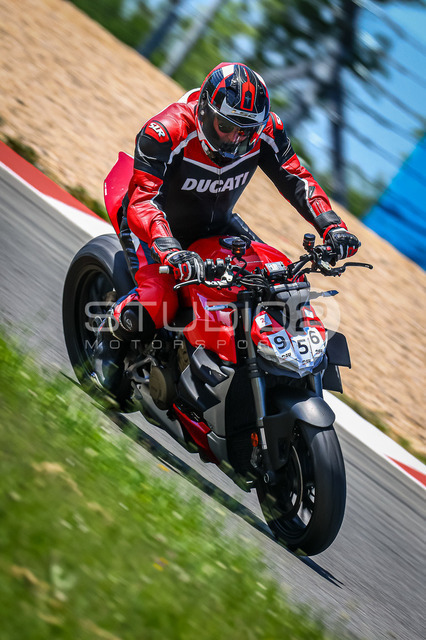 0956-260527NBR-012_956 | Deine Full-Service-Agentur für ✔️Videoproduktionen und ✔️Motorsportfotografie Jetzt Angebot anfragen!