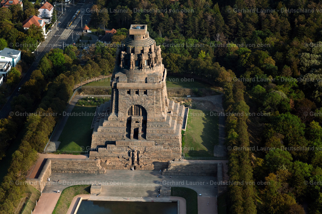 4040540 | Das Völkerschlachtdenkmal im Südosten Leipzigs wurde in Erinnerung an die Völkerschlacht nach Entwürfen des Berliner Architekten Bruno Schmitz errichtet
