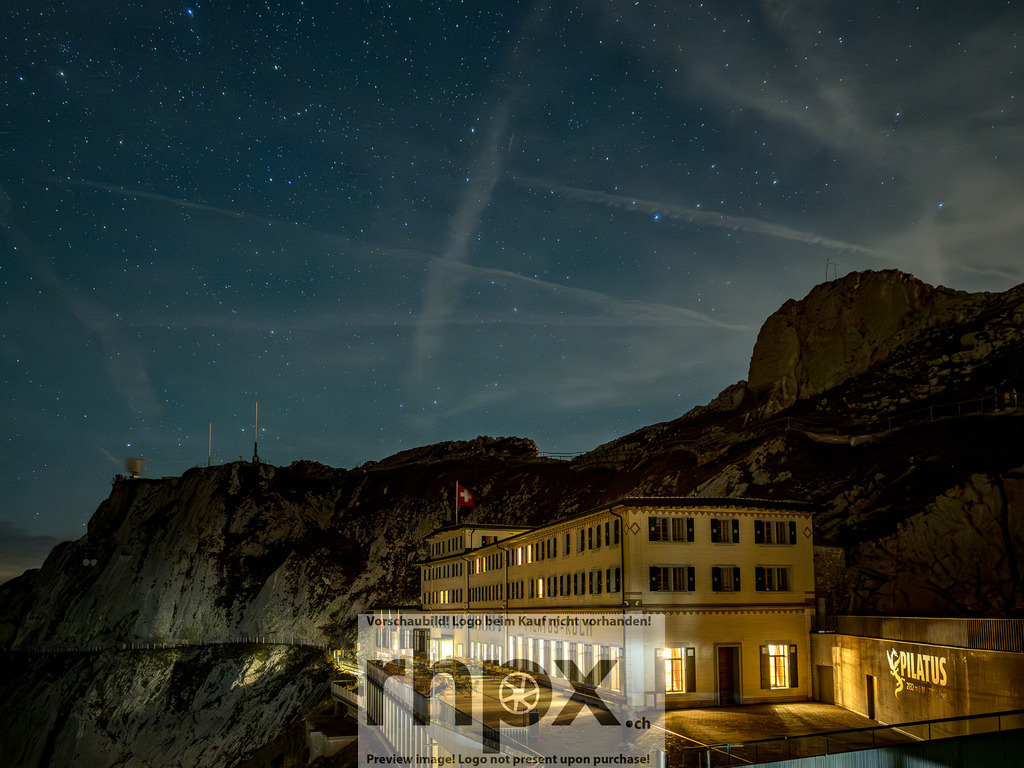 Astronomieabend am Pilatus / Astronomy Evening at Pilatus | Kosmos. Licht. Staunen.
Unter dem weiten Sternenzelt auf dem Pilatus versammeln sich Begeisterte, um in die Tiefen des Universums zu blicken. 


Cosmos. Light. Wonder.
Under the vast starry canopy on Mount Pilatus, enthusiasts gather to gaze into the depths of the universe. - Realisiert mit Pictrs.com