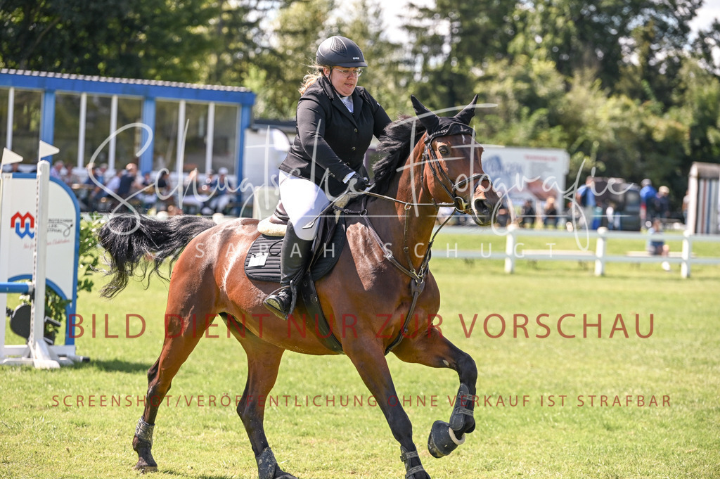 Schugtsche-Düren.2024-05.Springprf.E-19 | Schugtsche Fotografie - Realisiert mit Pictrs.com