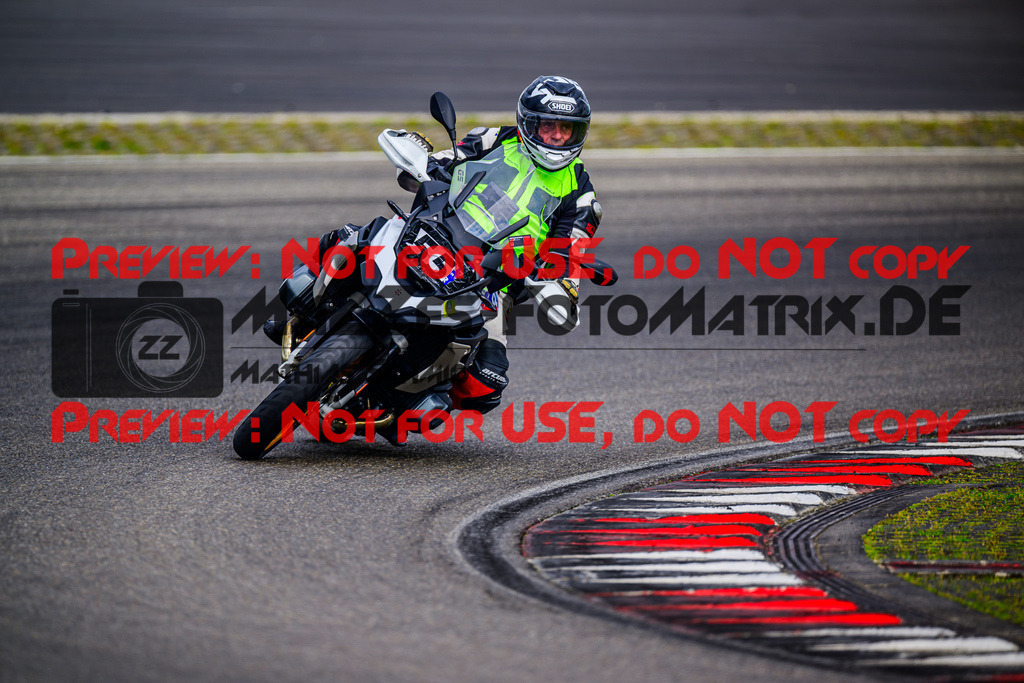 MaZZes_FotoMatrix_240717_6007705_6264 | INST