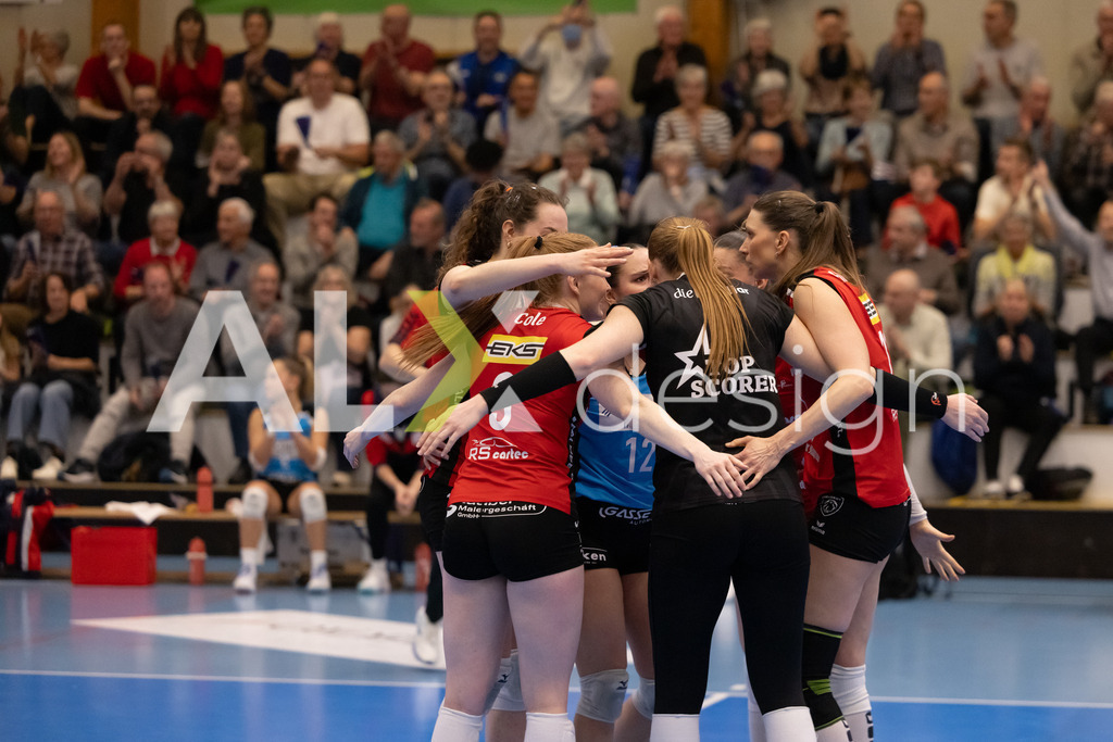 Volleyball I Frauen I Saison 2025-2026 I Volleyball NLA | Women I 1/2 Finals I  VC Kanti Schaffhausen - Sm'Aesch Pfeffingen I 22.03.2026 | VC Kanti Spielerinnenkreis - Realisiert mit Pictrs.com