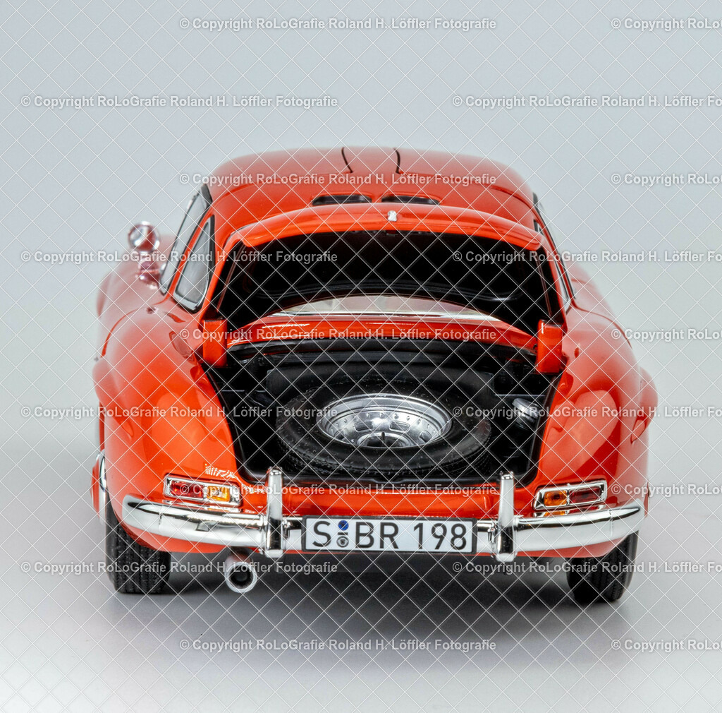 Fahrzeug_18 | Modellfahrzeug in Modellandschaft - Realisiert mit Pictrs.com