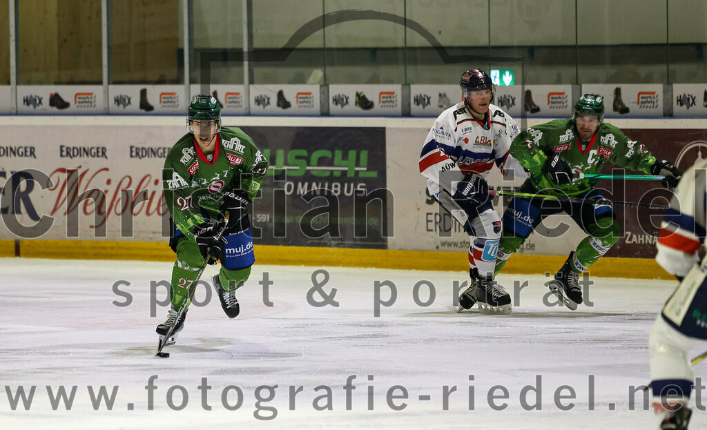 2023-12-17_080_TSV_Erding_gegen_ESC_Kempten | Erding, Deutschland, 17.12.2023:
Eishockey, Bayernliga Vorrunde 2023 / 2024, 18. Spieltag, TSV Erding gegen ESC Kempten, Endergebnis: 5:1

Mark Waldhausen (Erding Gladiators, #27)

Foto: Christian Riedel / fotografie-riedel.net