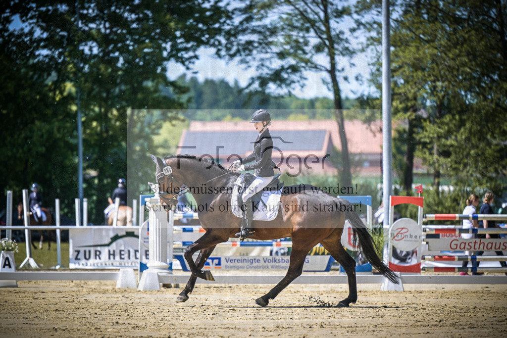 DOS_8274 | Entdecke hochwertige Reitturnierfotos von Foto Oger. Professionell, emotional und authentisch – jetzt Lieblingsmomente im Shop bestellen.Deutschlandweite Turnierfotografie. - Realisiert mit Pictrs.com