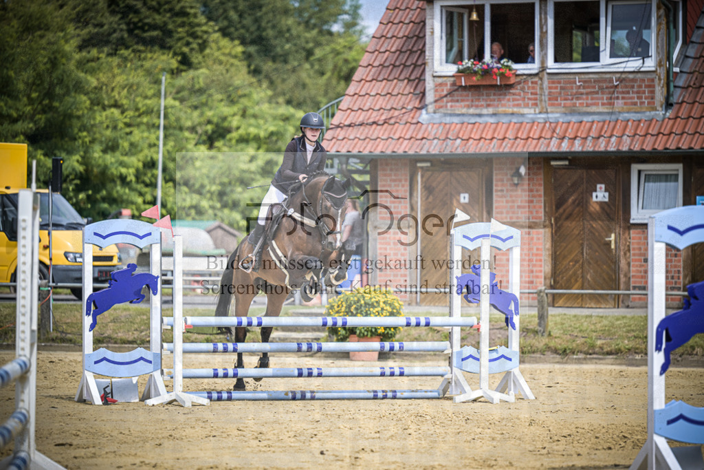 DOS_4713 | Entdecke hochwertige Reitturnierfotos von Foto Oger. Professionell, emotional und authentisch – jetzt Lieblingsmomente im Shop bestellen.Deutschlandweite Turnierfotografie. - Realisiert mit Pictrs.com