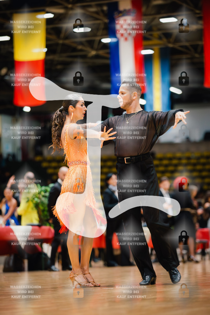 Hessen Tanzt WDSF Open Senior I Latin 5th (232) Marc Roswag _ Chaska Huam_n Bursztyn (TC Schwarz-Weiß Reutlingen)-2025-05-17-2160 | Webshop for digital downloads and prints of dance sport, event & show photographer Julian Link - Realisiert mit Pictrs.com