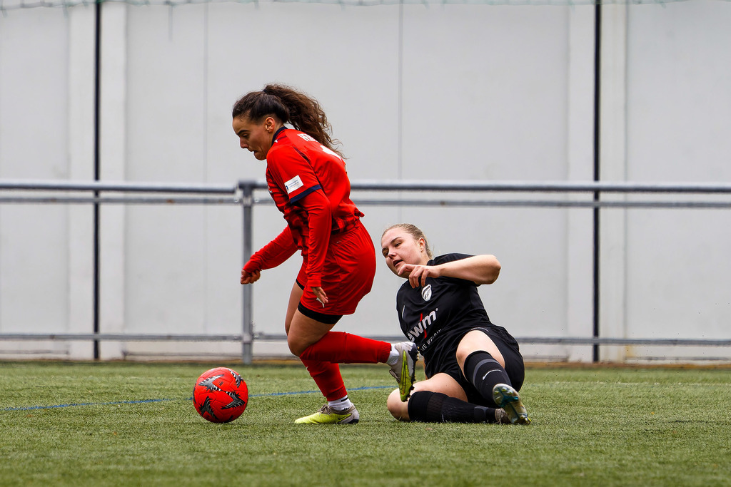 FCHHOH_251005_7850 | 1.FC Heidenheim 1846 II vs. SGM Hohenmemmingen/Sontheim, Fußball, Frauen, Bezirksliga, 2025/2026, 4. Spieltag, 05.10.2025 in Heidenheim, Kunstrasen b. Voith-Arena West(Foto: Michael Bulling) - Realisiert mit Pictrs.com