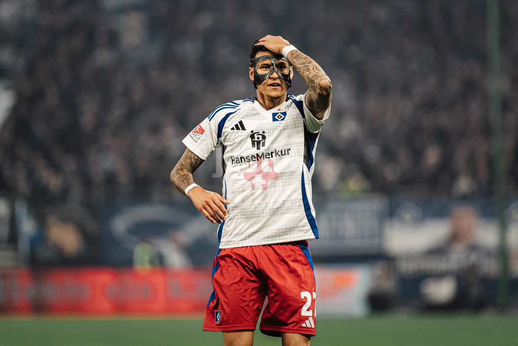 Fußball | Männer | Saison 2024/2025 | 2. Fußball-Bundesliga | 29. Spieltag | Hamburger SV vs. Eintracht Braunschweig | 11.04.2025 | Davie Selke (#27, HSV) ärgert sich