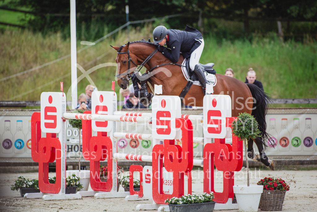 230730_BHO_GrosserPreis_FS_704 | Deine schönsten Turniermomente als professionelle Fotos! Entdecke hochwertige Pferdesport-Fotografie im Online-Shop. Jetzt Fotos finden & bestellen!