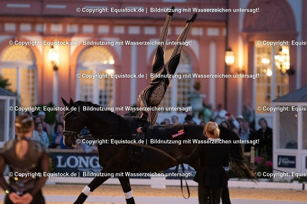 20230527_Voltigieren_NASPA_Flutlicht_0551 | equistock