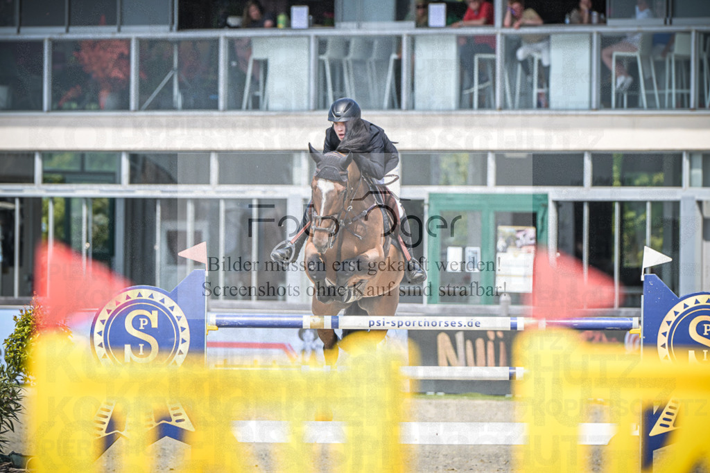 DOS_5846 | Entdecke hochwertige Reitturnierfotos von Foto Oger. Professionell, emotional und authentisch – jetzt Lieblingsmomente im Shop bestellen.Deutschlandweite Turnierfotografie. - Realisiert mit Pictrs.com