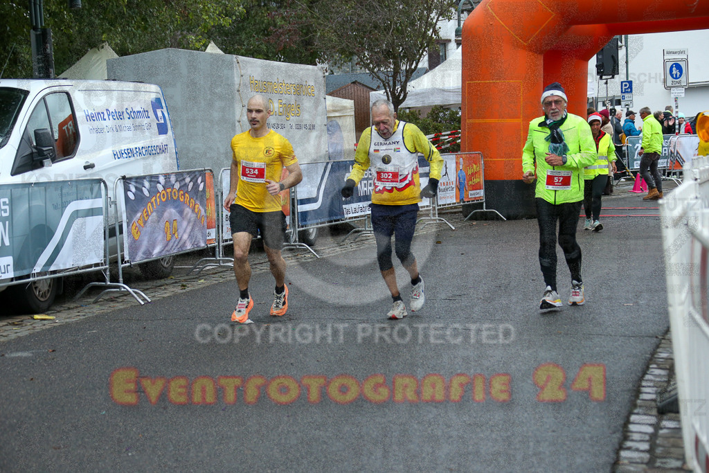 251130_1147_EX1_8766 | Sportfotografie im Rhein-Sieg Kreis, Köln, Bonn, NRW, Rheinland Pfalz, Hessen, etc. Unser Tätigkeitsfeld umfasst den Laufsport vom Volkslauf über den Marathon, Duathlon, Triathon bis zum Ultralauf wie Kölnpfad Ultra oder Schindertrail.