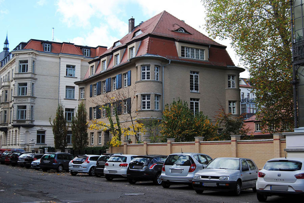 Ariowitsch Haus | Entdecke über 20 Kategorien Leipzig-Motive: Foto-Downloads, hochwertige Poster, Leinwand- & Fine-Art-Prints. Jetzt Lieblingsfoto im Bildlexikon Leipzig Shop bestellen!