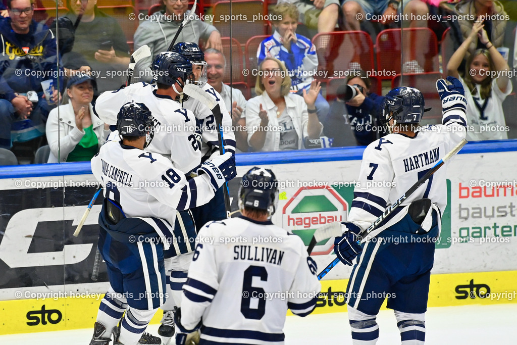 EC IDM Wärmepumpen VSV vs. Yale Bulldogs 17.8.2023 | Jubel Yale Athletics Mannschaft, #18 TANAKA-CAMPBELL Seiya, #26 BAR-LEV-WISE Elan, #27 Carpentier Ian, #7 Hartmann Tucker, Fans Yale Athletics
