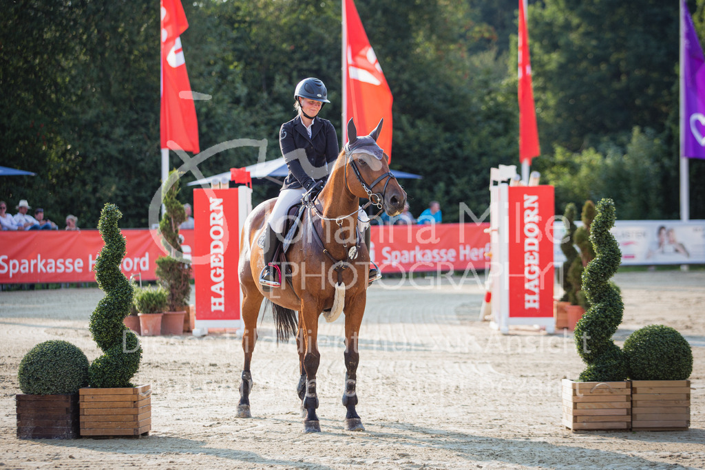 220730_BHO_GT_S1-Springen_BestBehaviour-613 | Deine schönsten Turniermomente als professionelle Fotos! Entdecke hochwertige Pferdesport-Fotografie im Online-Shop. Jetzt Fotos finden & bestellen!