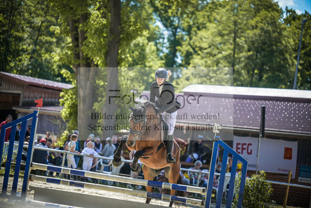 DOS_1310 | Entdecke hochwertige Reitturnierfotos von Foto Oger. Professionell, emotional und authentisch – jetzt Lieblingsmomente im Shop bestellen.Deutschlandweite Turnierfotografie. - Realisiert mit Pictrs.com