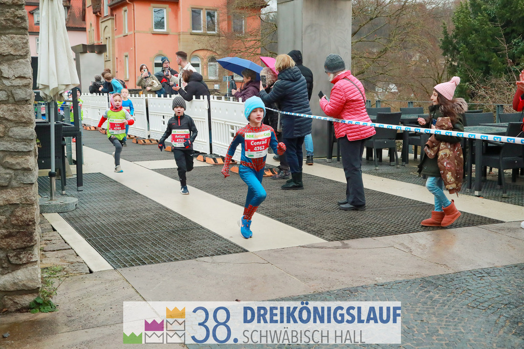 400m AOK Junior Cup | 3 Koenigslauf 2024 400m AOK Junior Cup - Realisiert mit Pictrs.com