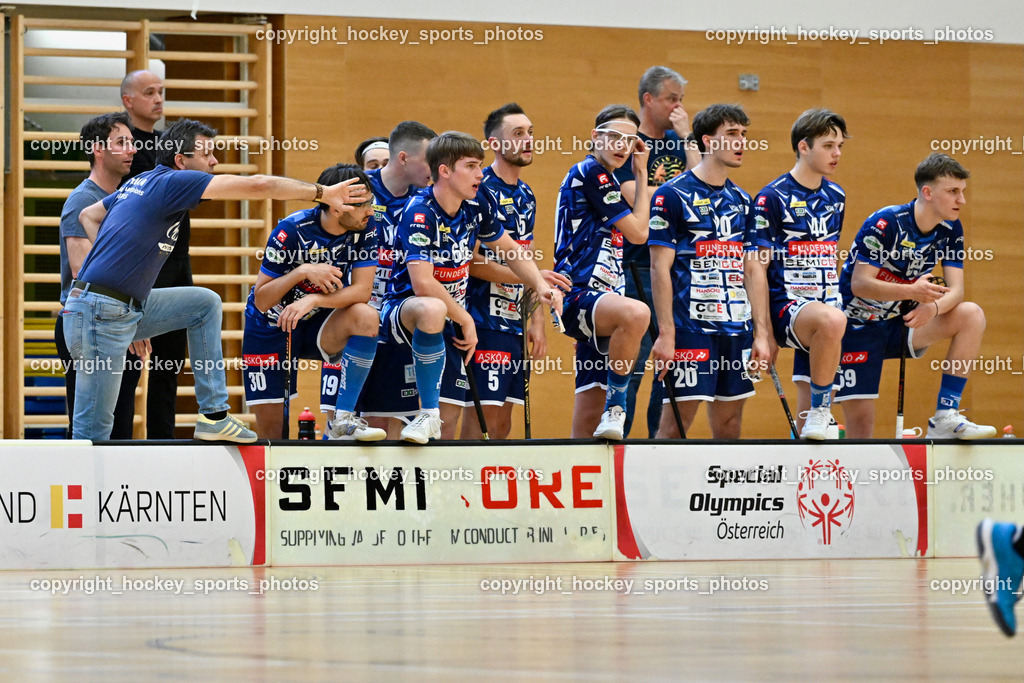 VSV Unihockey vs. Wiener Floorball Verein | Headcoach VSV Unihockey Harald Felsberger, Spielerbank VSV Unihockey, VSV Unihockey vs. Wiener Floorball Verein, VSV Unihockey vs. Wiener Floorball Verein am 18.05.2025 in Villach (Ballspielhalle St. Martin), Austria, (Photo by Bernd Stefan)