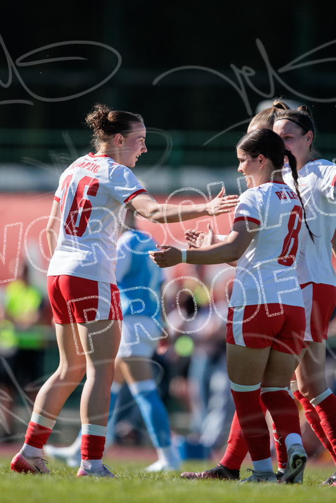 Gipfeltreffen der Frauen: Finale um den Sachsenlotto Landespokal 2026 | Am 1. Mai 2026 trafen im Endspiel des Sachsenlotto Landespokals die Frauen des Chemnitzer FC und die zweite Mannschaft von RasenBallsport Leipzig aufeinander. Vor stimmungsvoller Kulisse kämpften beide Teams ab 15:00 Uhr um die begehrte Trophäe des sächsischen Fußballs. Diese Galerie zeigt die Highlights, packende Zweikämpfe und die emotionalsten Momente des Finaltags. - Realisiert mit Pictrs.com