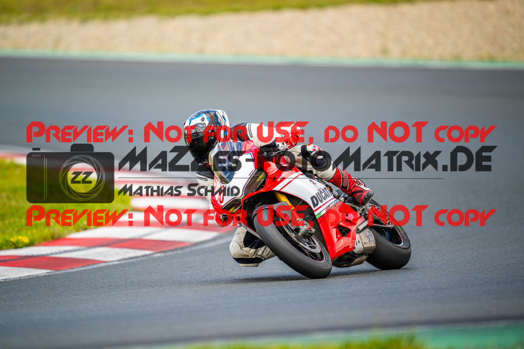 MaZZes_FotoMatrix_240724_6007705_2-321 | ROT