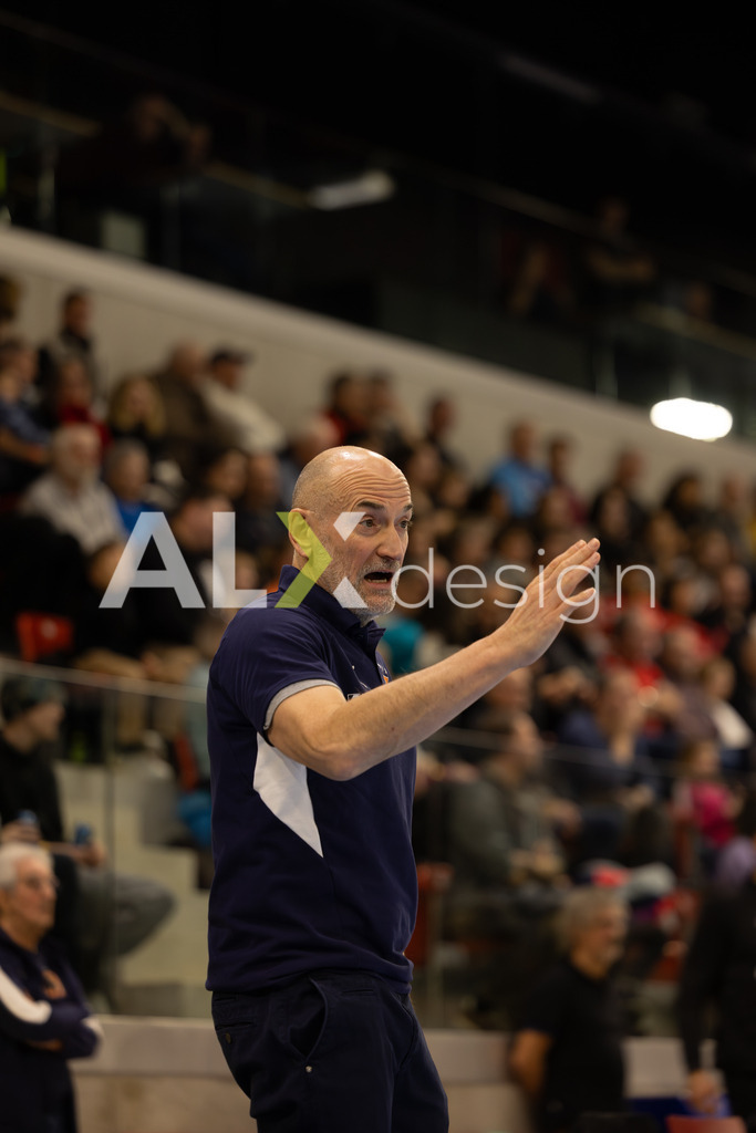 Handballen I Herren I Saison 2025-2026 I Quickline Handball League 2026 | Men I 18. Spieltag I Pfade Winterthur - Kadetten Schaffhausen I 20.12.2025 | Ninoslav Pavelic (Kadetten Schaffhausen) - Torhütertrainer - Realisiert mit Pictrs.com