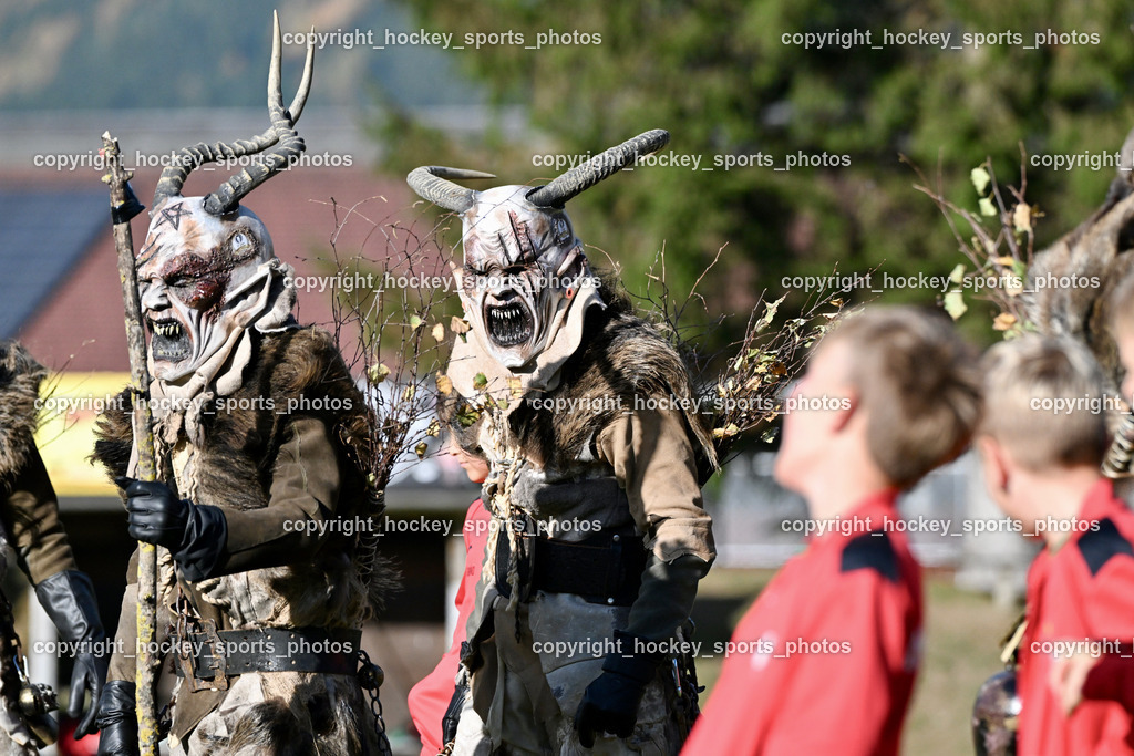 FC ASKÖ Gmünd vs. SV Rapid Lienz | Perchtengruppe, FC ASKÖ Gmünd vs. SV Rapid Lienz, FC ASKÖ Gmünd vs. SV Rapid Lienz am 09.11.2025 in Ferlach (Ballspielhalle Ferlach), Austria, (Photo by Bernd Stefan)