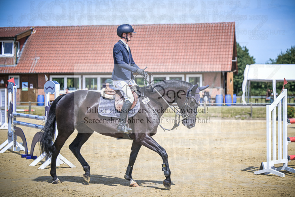 DOS_7617 | Entdecke hochwertige Reitturnierfotos von Foto Oger. Professionell, emotional und authentisch – jetzt Lieblingsmomente im Shop bestellen.Deutschlandweite Turnierfotografie. - Realisiert mit Pictrs.com