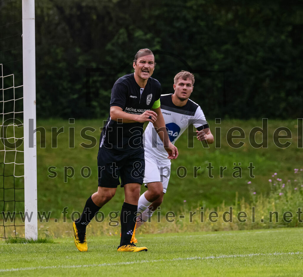 2023-09-03_026_SV_Anzing_gegen_TSV_Ottobrunn | Anzing, Deutschland, 03.09.2023:
Fußball, Kreisliga 2023 / 2024, Testspiel, 3. Spieltag, Endergebnis: 3:0

Peter Rauch (SV Anzing, #6)

Foto: Christian Riedel / fotografie-riedel.net